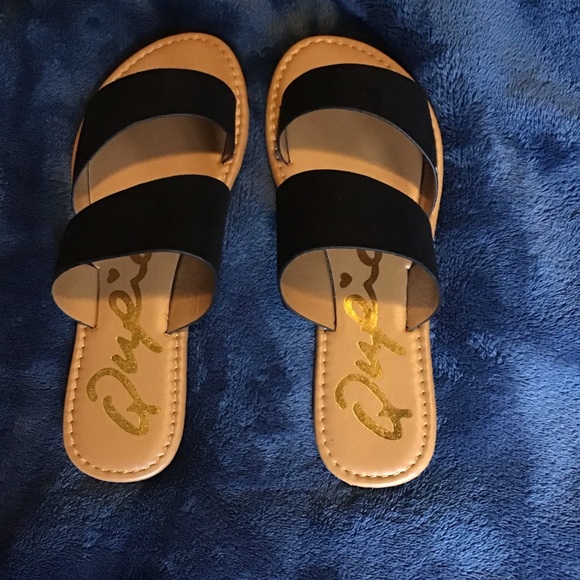 QUPID Black Block Slides 💕 - Picture 2 of 5